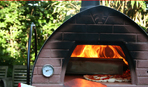 Echte Italiaanse PIZZA maakt u met de PIZZAJOLY de houtgestookte pizza oven voor thuis